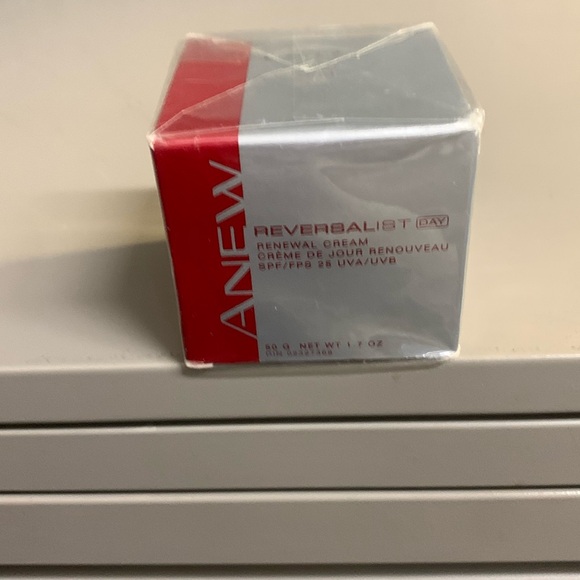 Avon Anew Reversalist Day Renewal Cream Anti Aging Brand New Factory Sealed - Picture 1 of 12